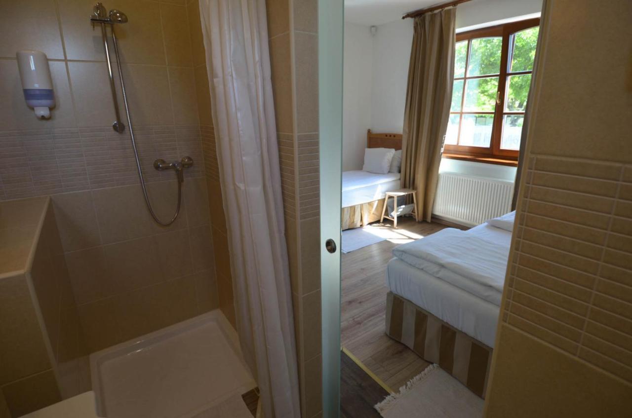 Buzas Pince Vendeghaz Hotel Ecsed Luaran gambar