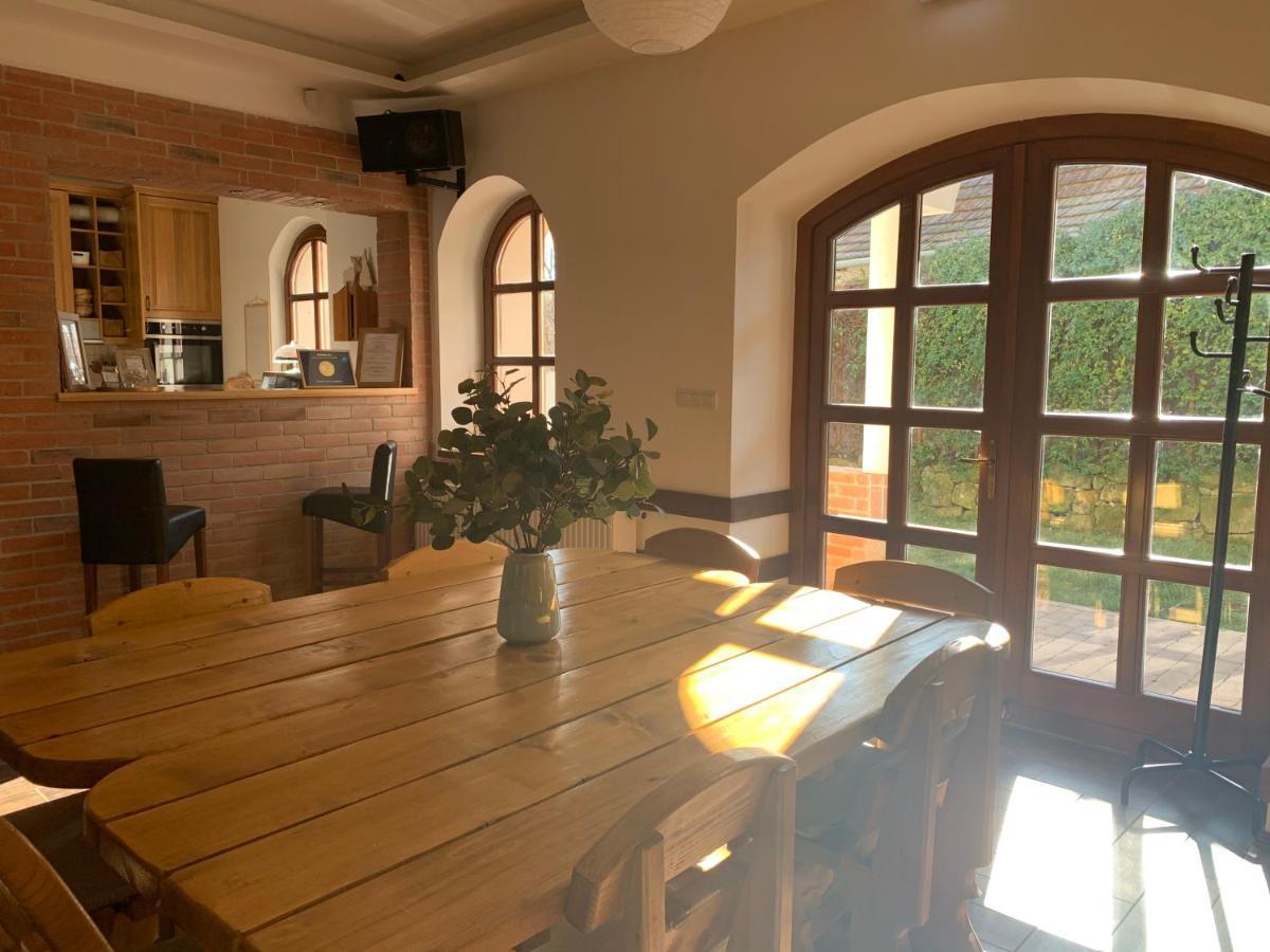Buzas Pince Vendeghaz Hotel Ecsed Luaran gambar