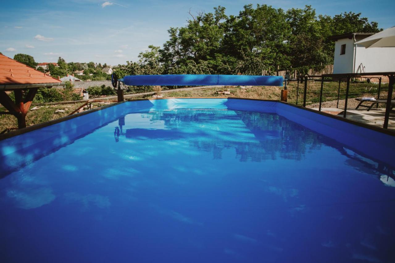 Buzas Pince Vendeghaz Hotel Ecsed Luaran gambar