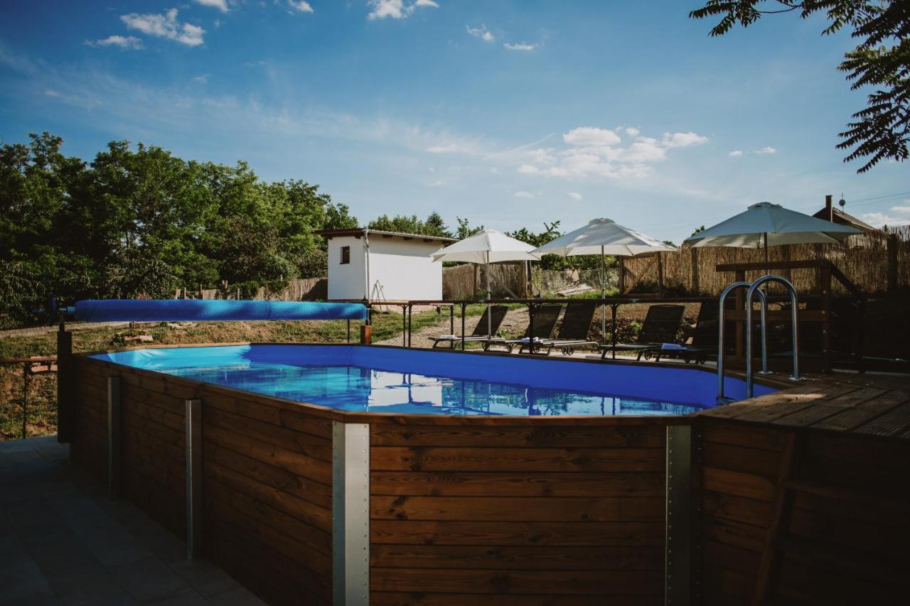 Buzas Pince Vendeghaz Hotel Ecsed Luaran gambar