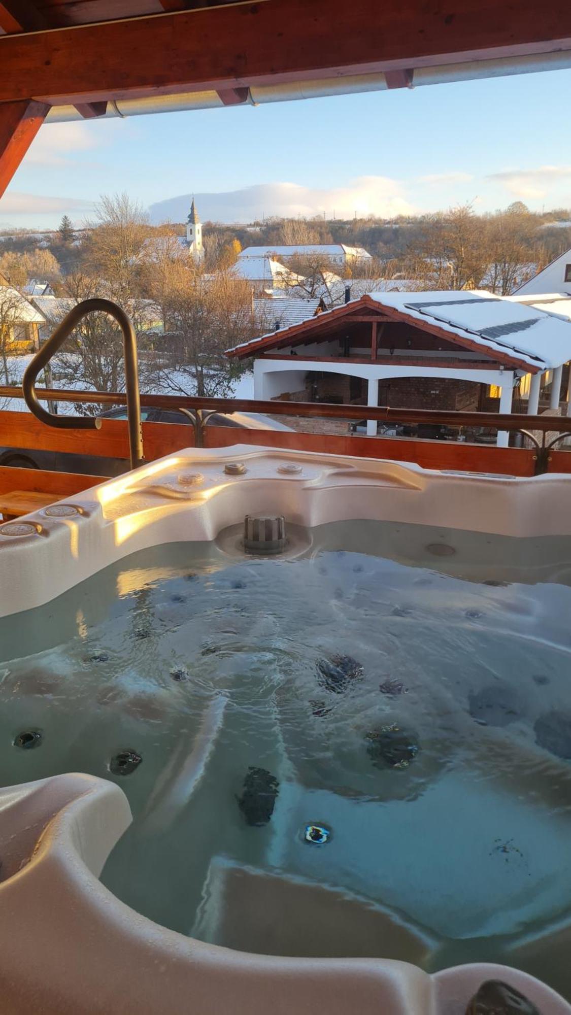 Buzas Pince Vendeghaz Hotel Ecsed Luaran gambar