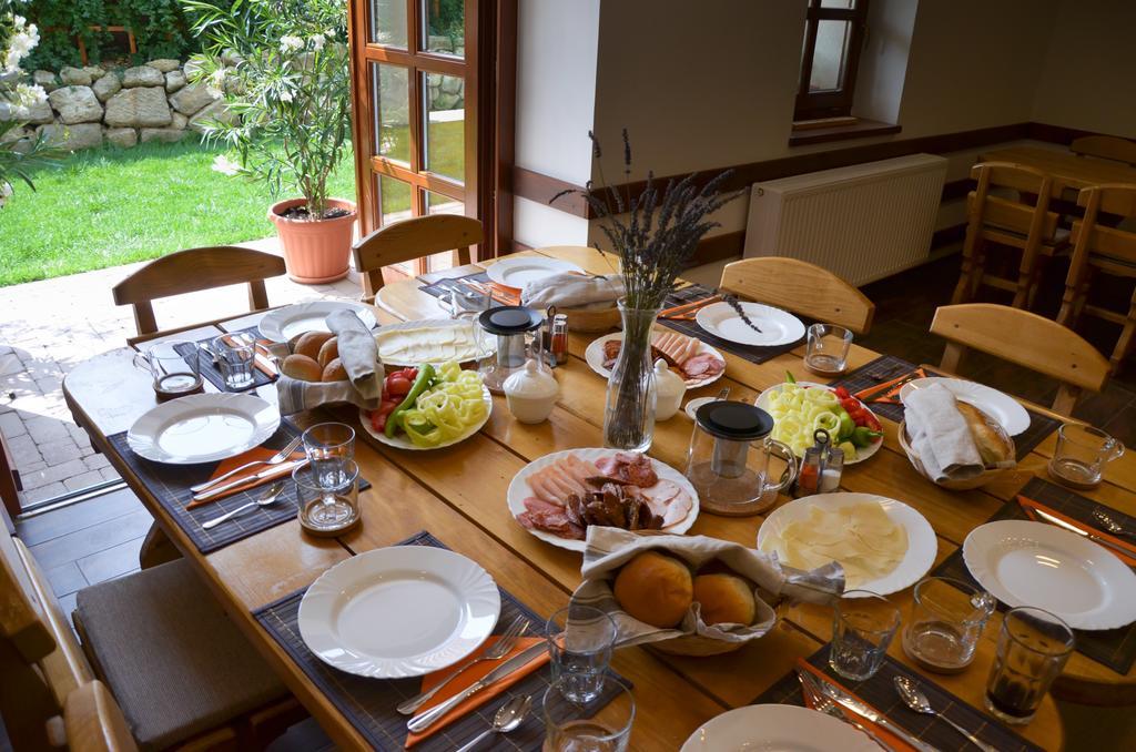 Buzas Pince Vendeghaz Hotel Ecsed Luaran gambar