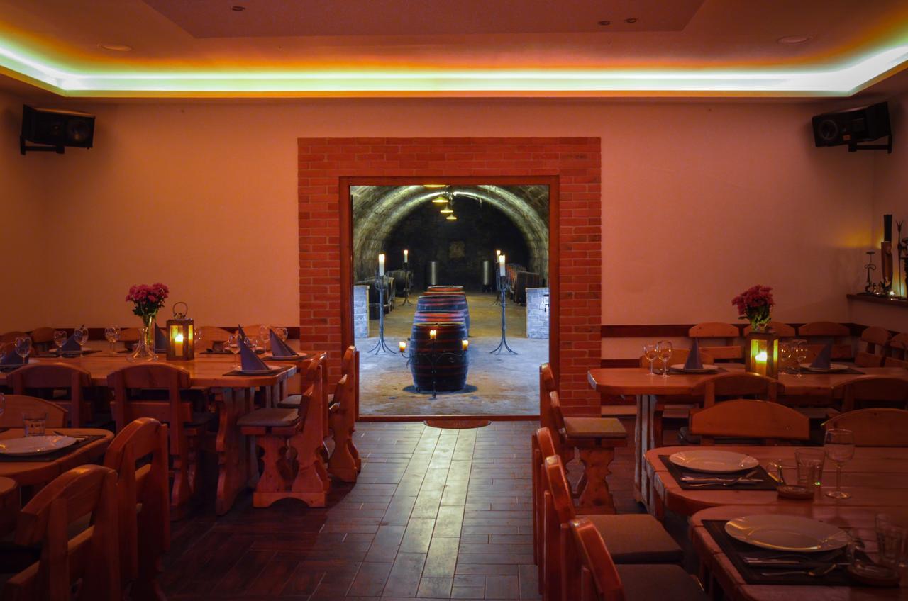 Buzas Pince Vendeghaz Hotel Ecsed Luaran gambar