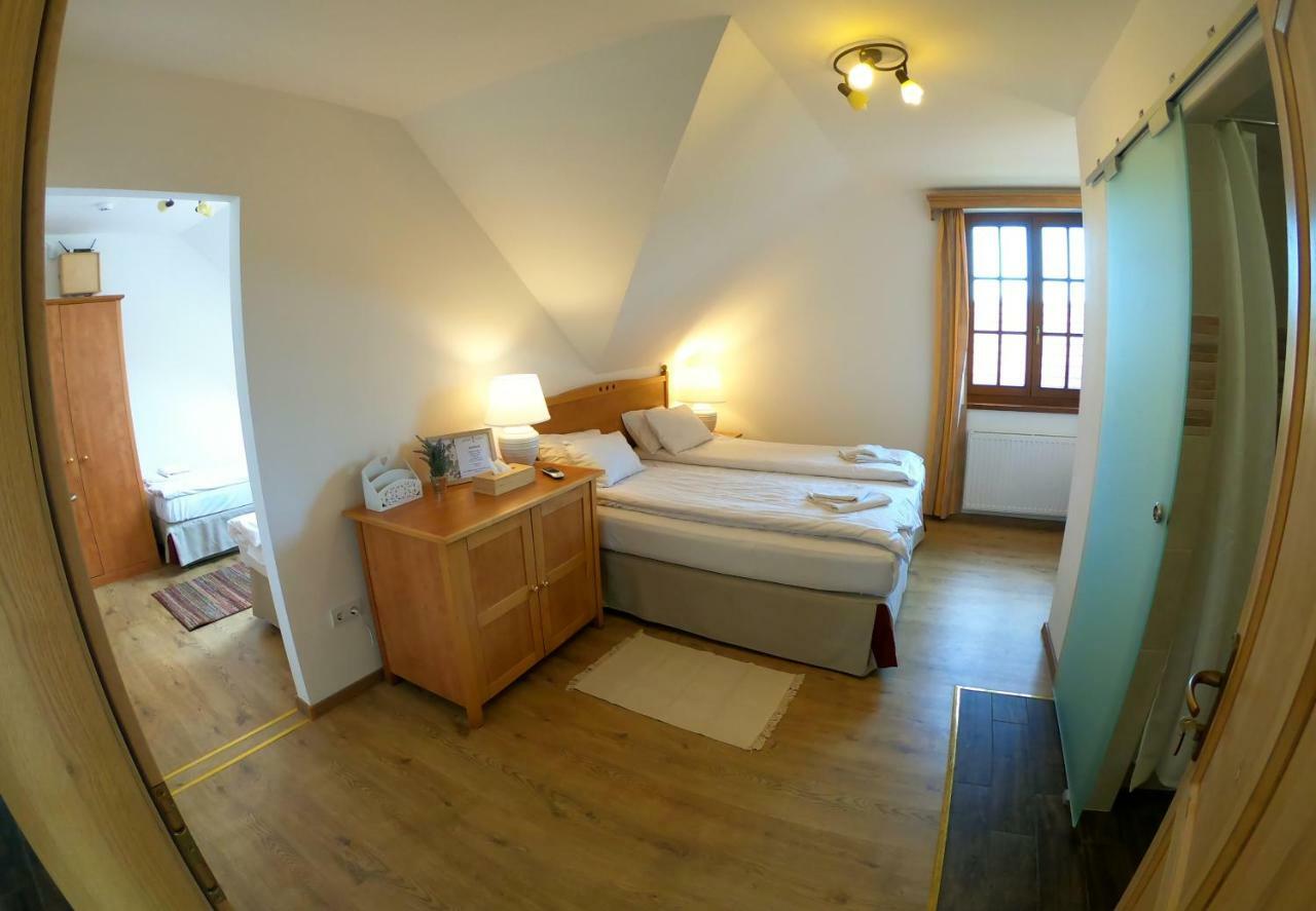 Buzas Pince Vendeghaz Hotel Ecsed Luaran gambar