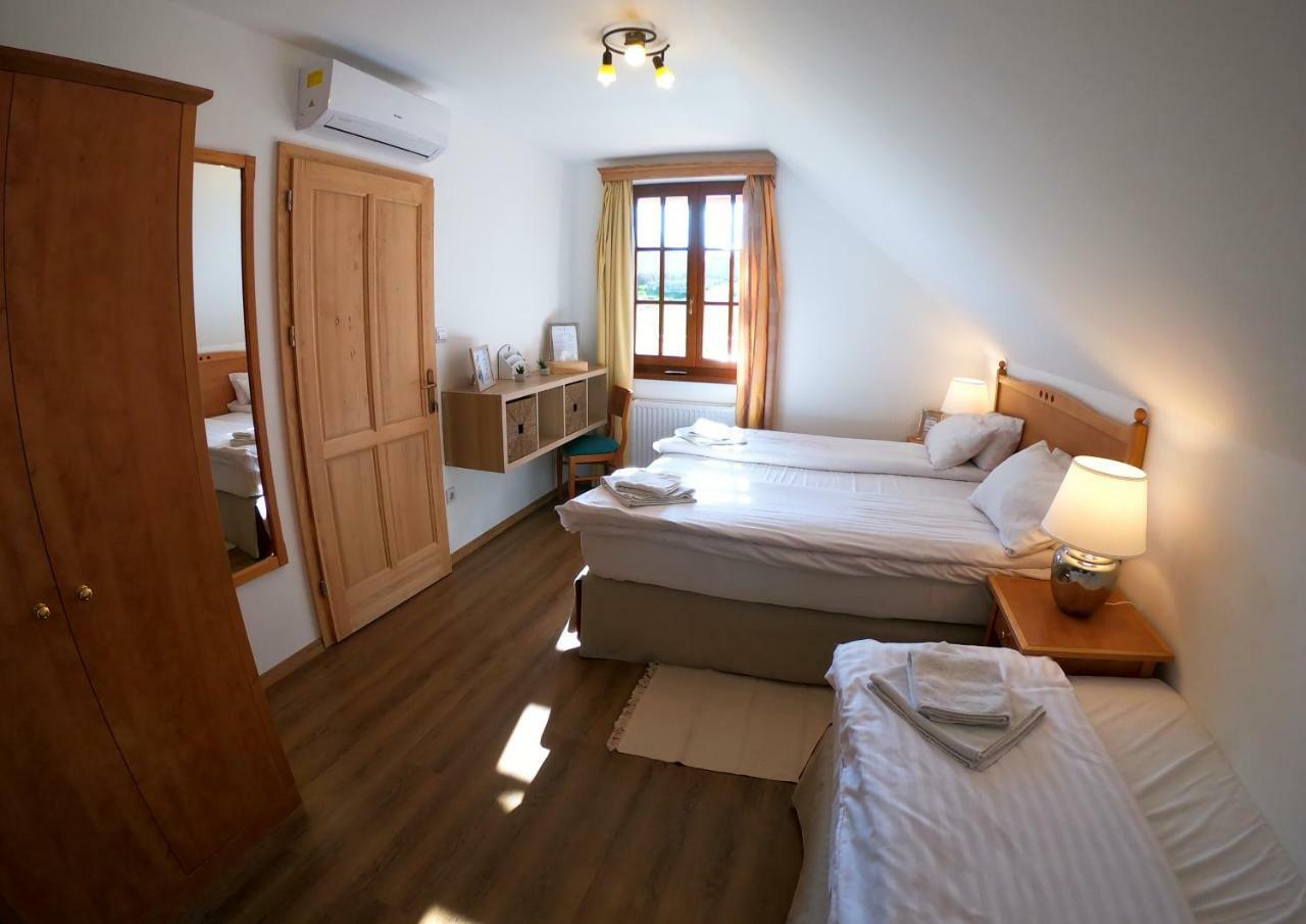 Buzas Pince Vendeghaz Hotel Ecsed Luaran gambar