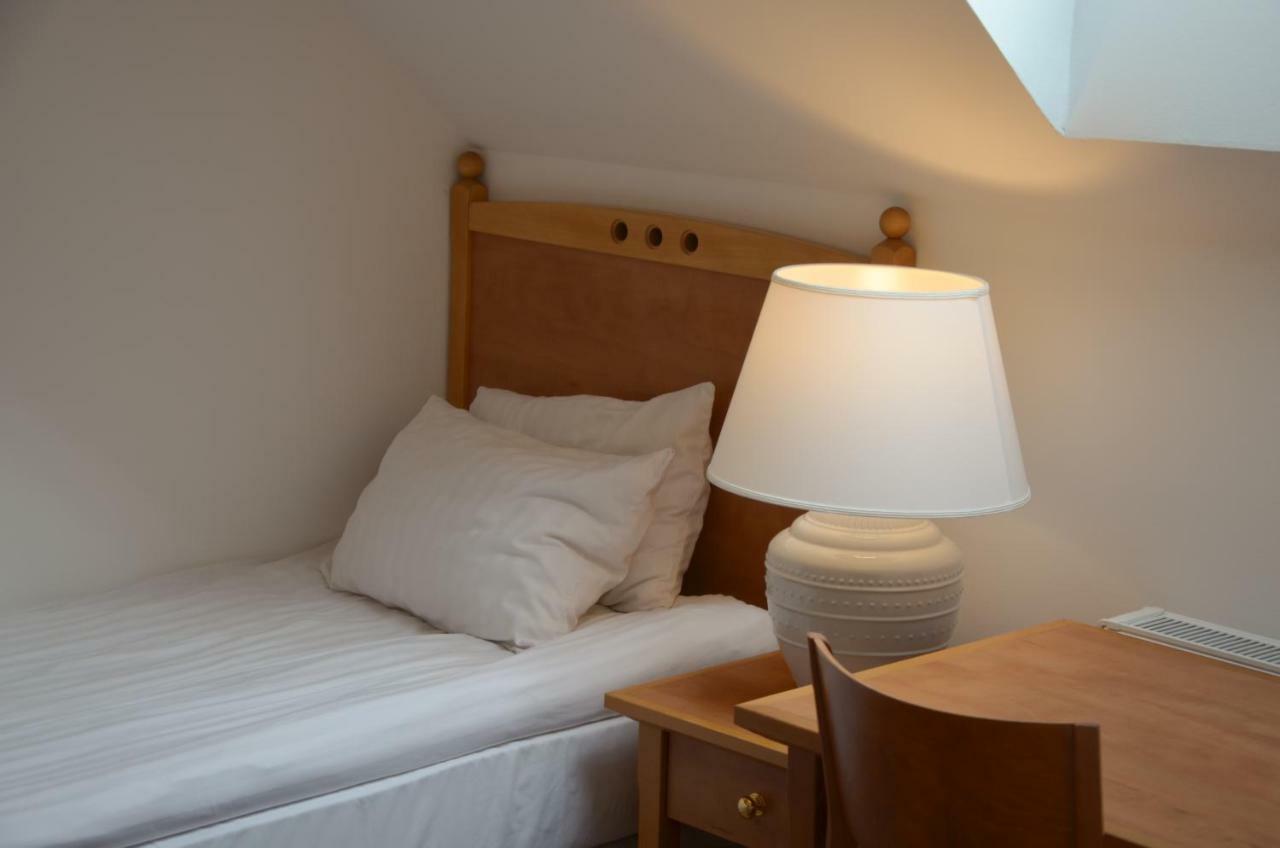 Buzas Pince Vendeghaz Hotel Ecsed Luaran gambar