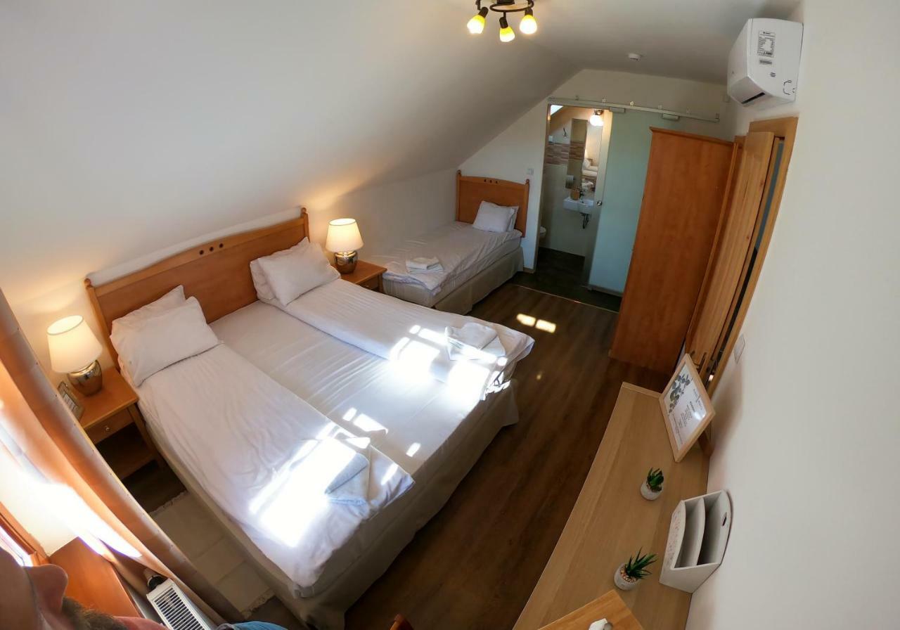 Buzas Pince Vendeghaz Hotel Ecsed Luaran gambar