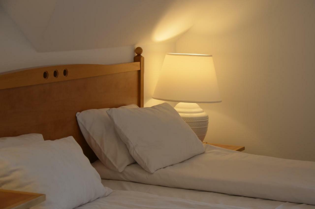 Buzas Pince Vendeghaz Hotel Ecsed Luaran gambar