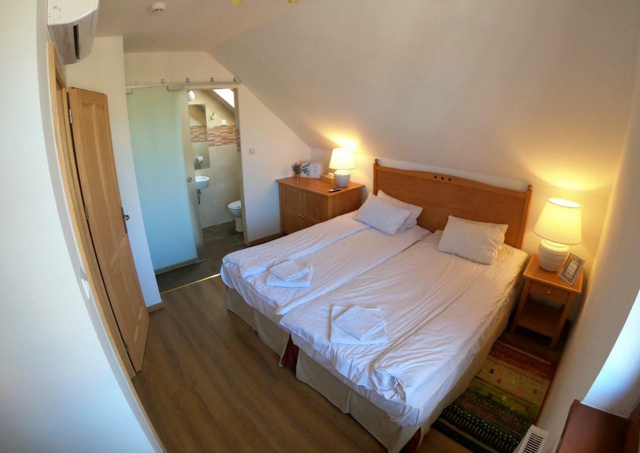 Buzas Pince Vendeghaz Hotel Ecsed Luaran gambar