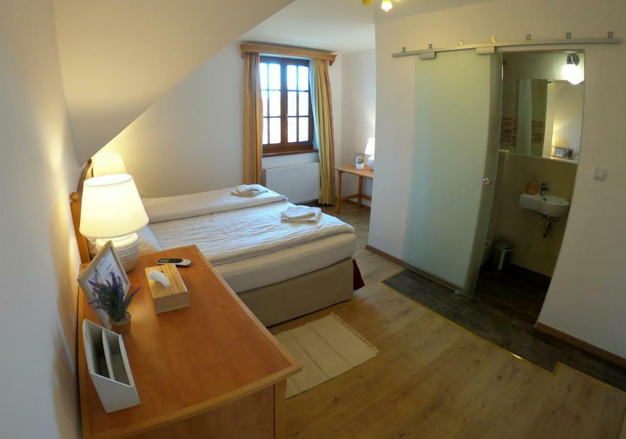 Buzas Pince Vendeghaz Hotel Ecsed Luaran gambar