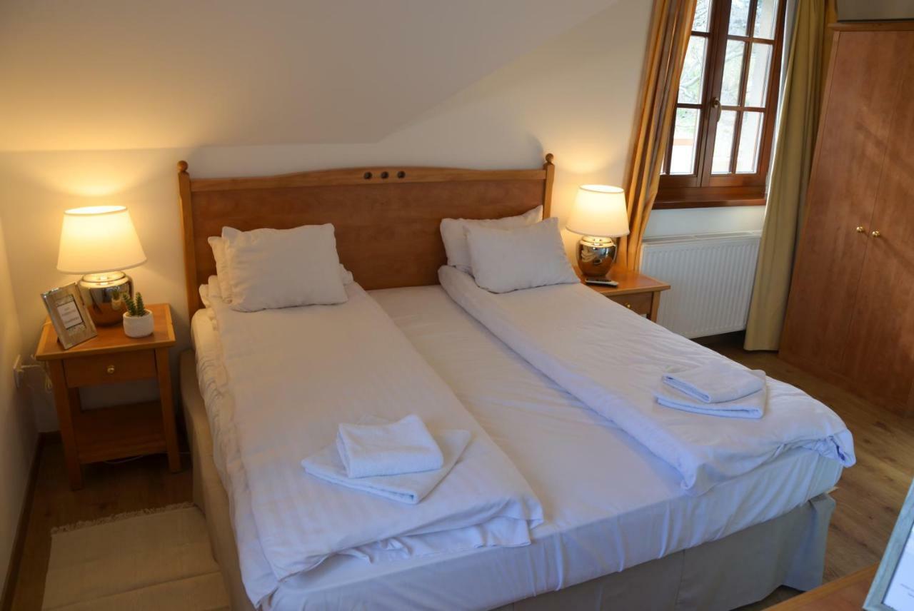 Buzas Pince Vendeghaz Hotel Ecsed Luaran gambar