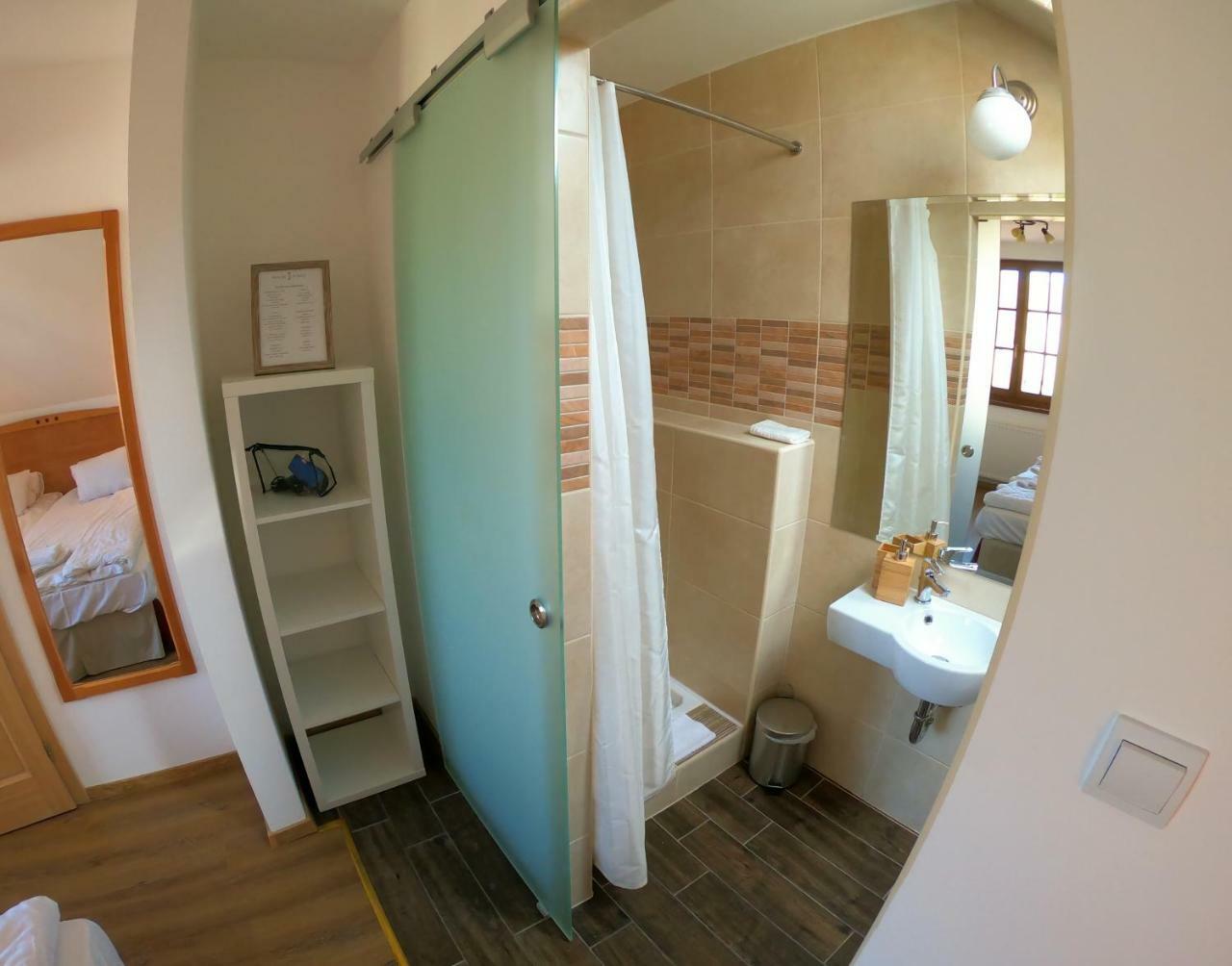 Buzas Pince Vendeghaz Hotel Ecsed Luaran gambar